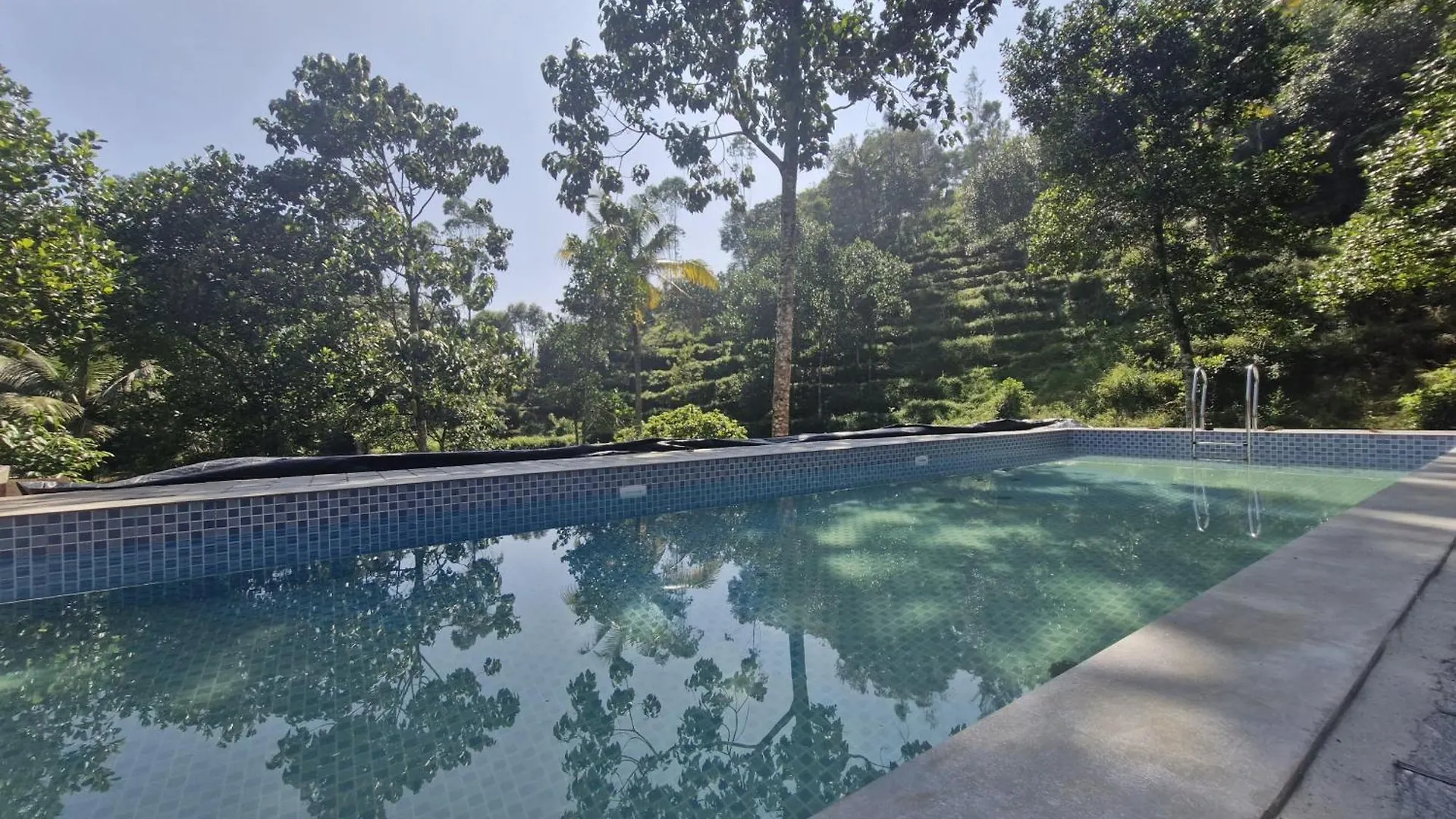 Eco Hills Private Pool Villa Munnar