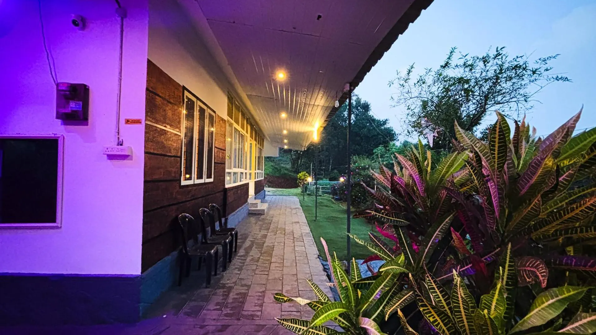 Eco Hills Private Pool Villa Munnar
